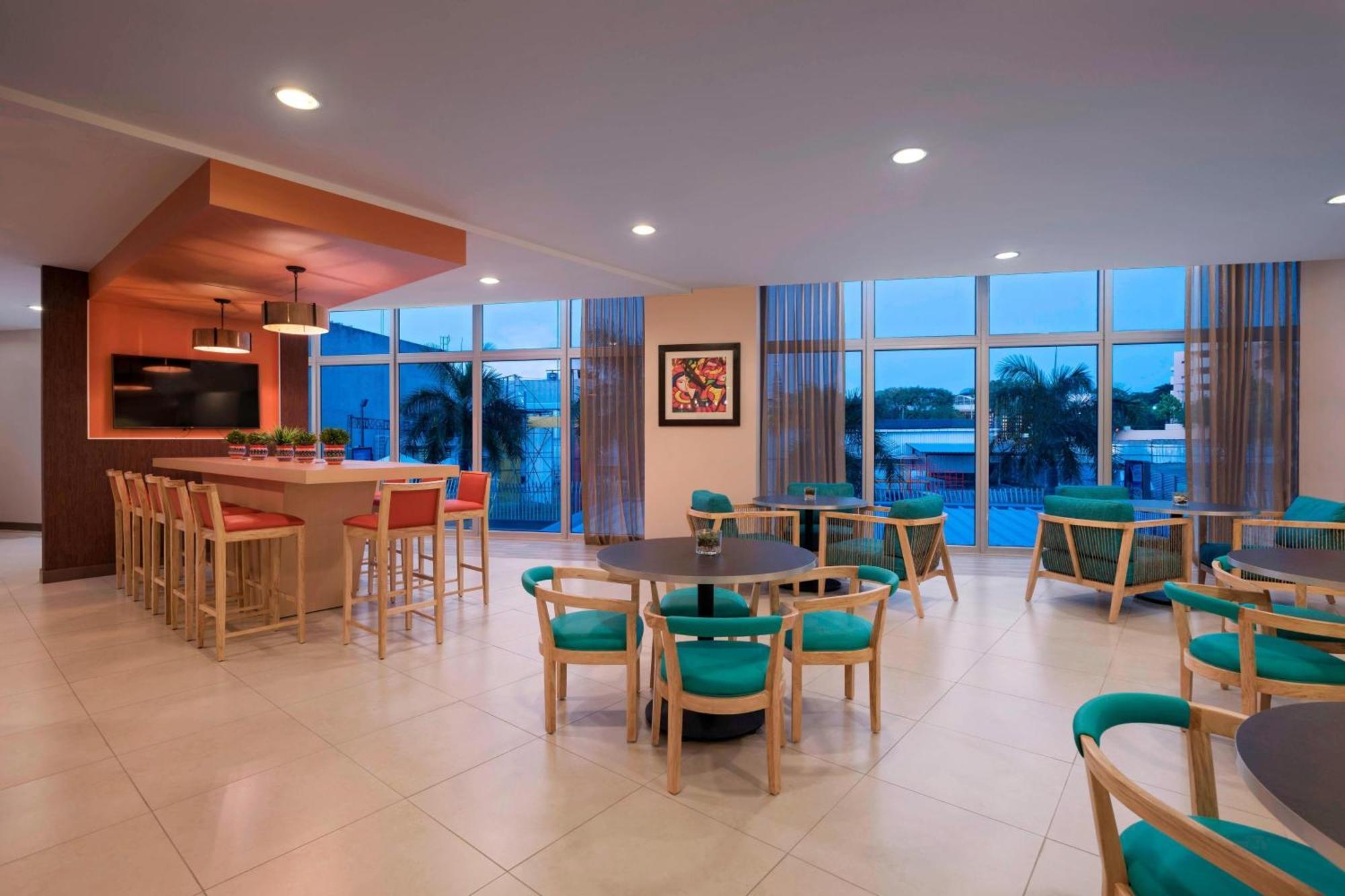 Hotel Fairfield By Marriott San Salvador